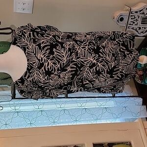 Lane Bryant Botanical Palm Fronds Tee Shirt Women's Plus Size Top Size 18/20